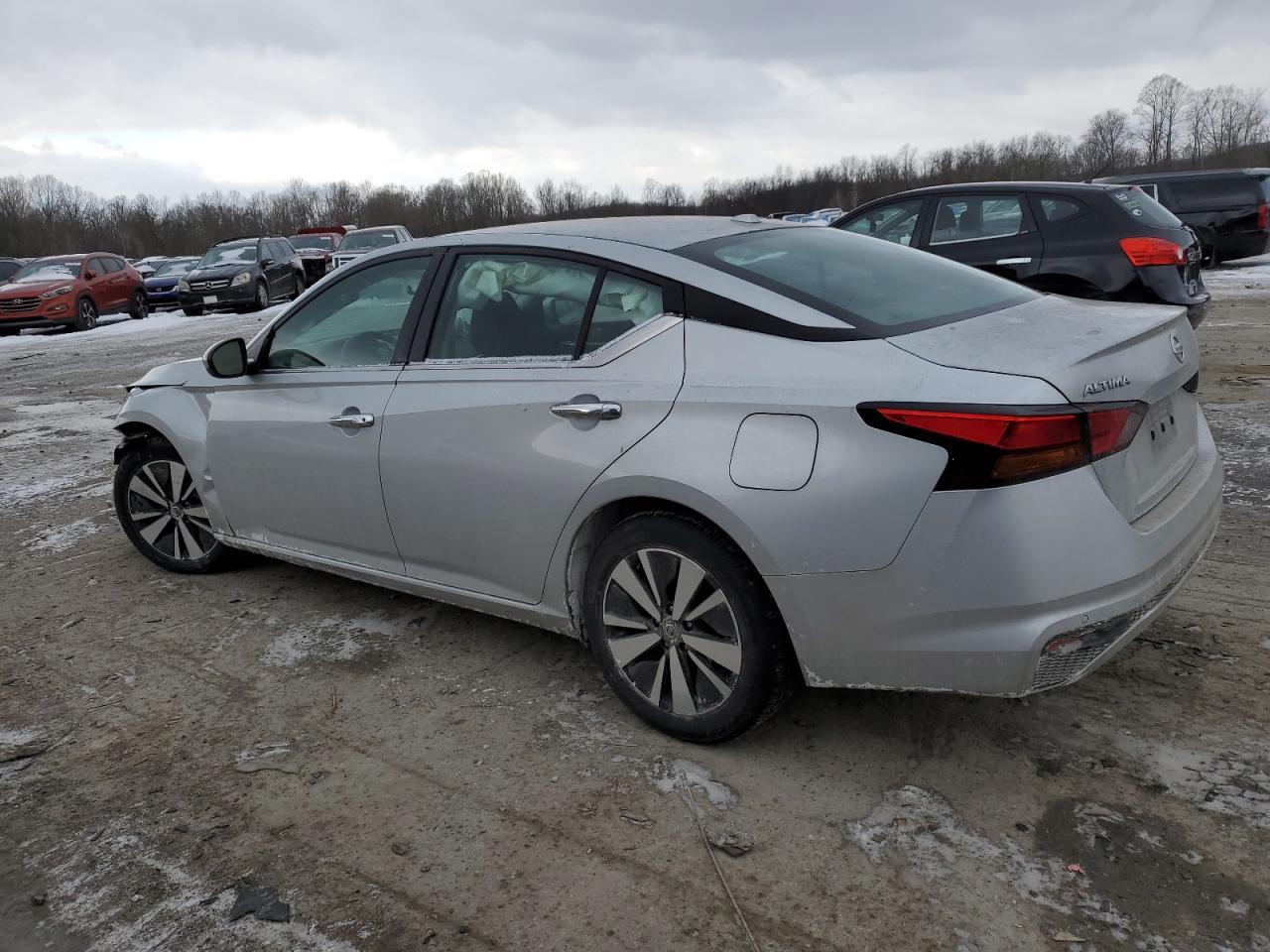 2022 NISSAN ALTIMA SV - Image 2
