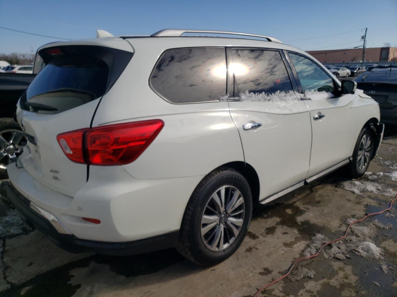 2019 NISSAN PATHFINDER - Фото 3
