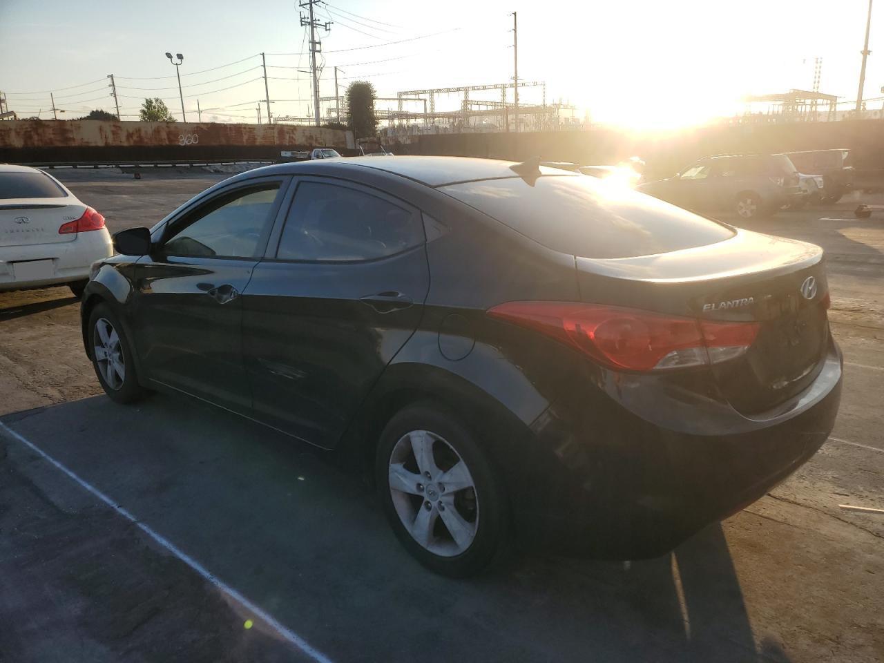 2011 HYUNDAI ELANTRA GL - Image 2