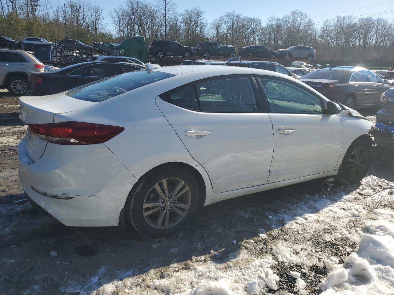 2018 HYUNDAI ELANTRA SE - Image 3