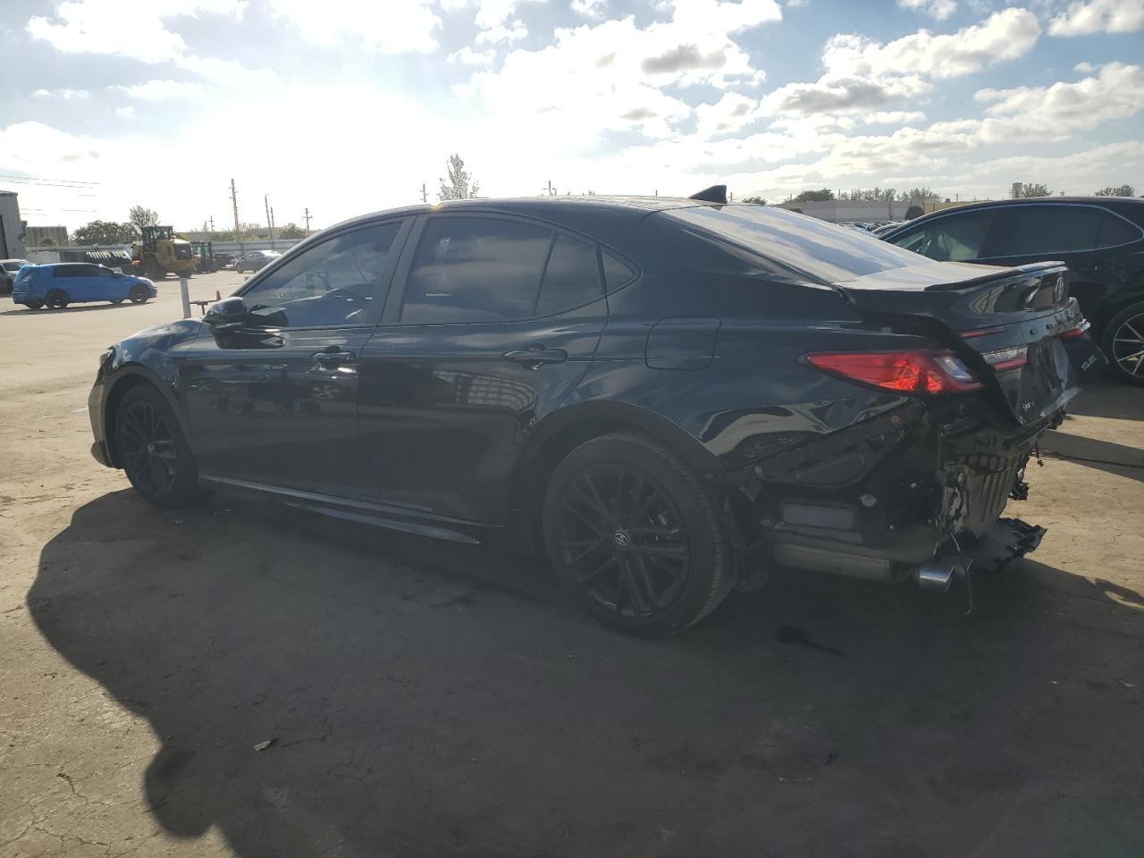 2025 TOYOTA CAMRY XSE - Фото 2