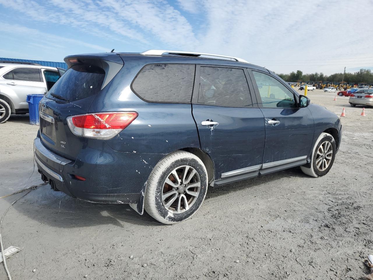 2013 NISSAN PATHFINDER - Фото 3