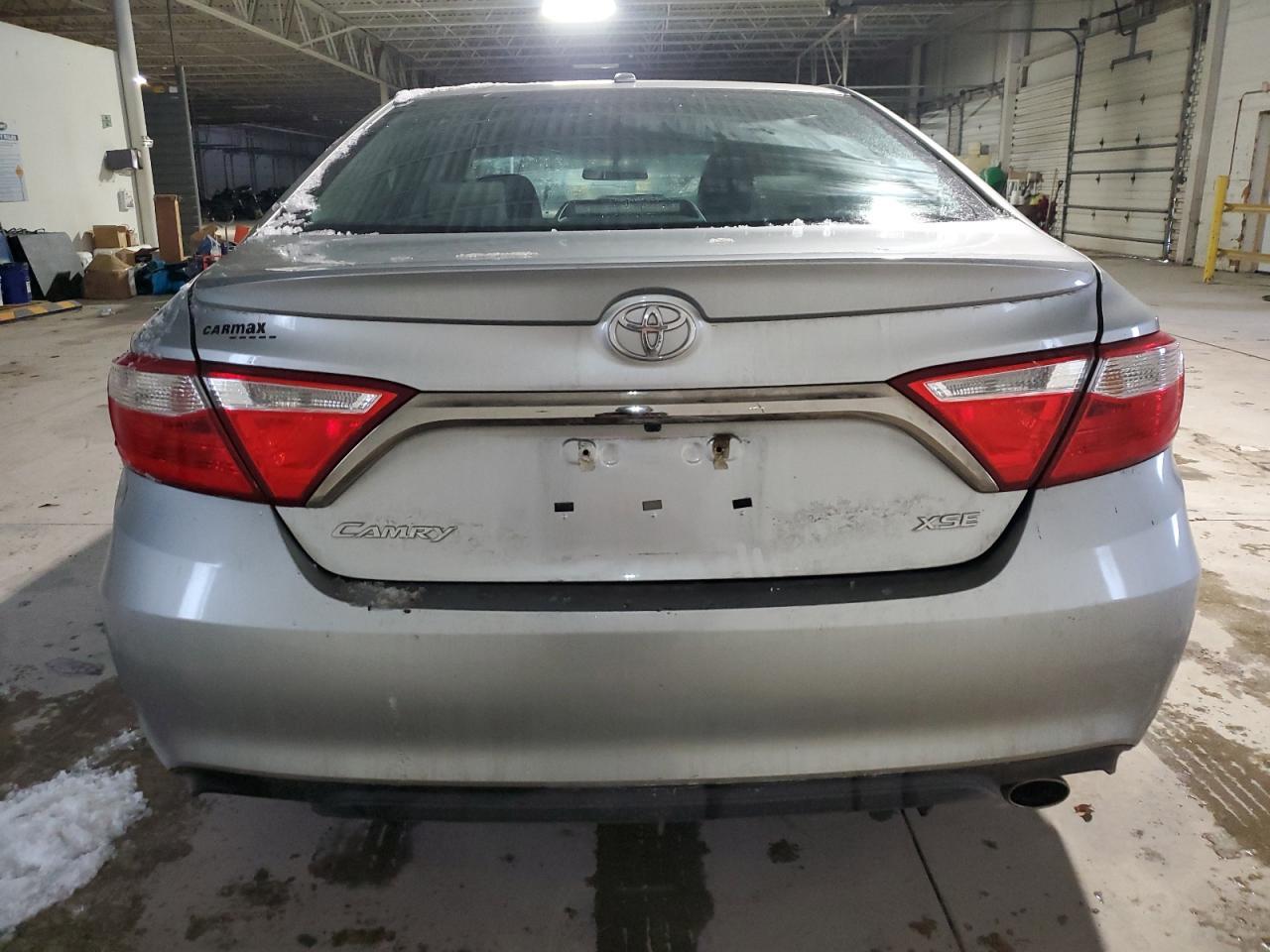2017 TOYOTA CAMRY LE - Фото 6