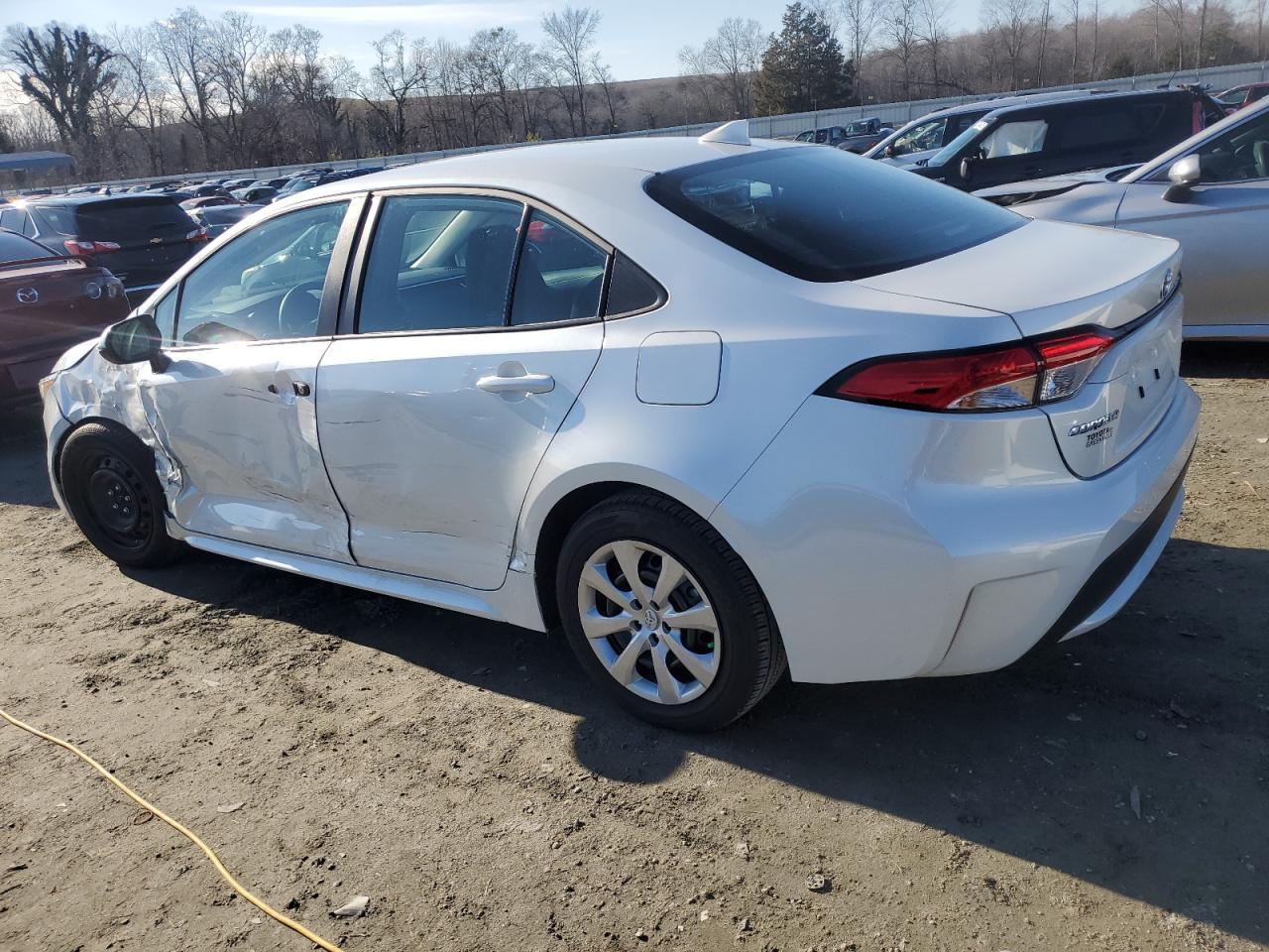 2022 TOYOTA COROLLA LE - Фото 2