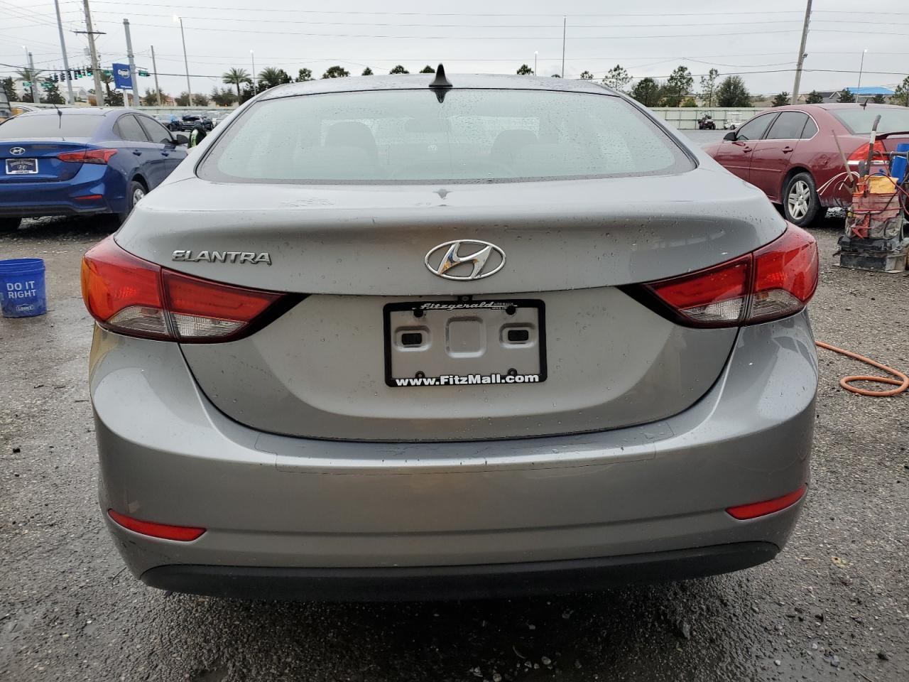 2015 HYUNDAI ELANTRA SE - Image 6