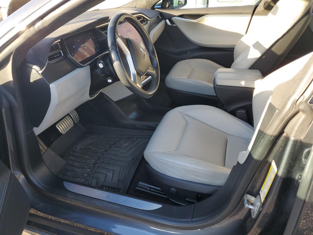2015 TESLA MODEL S P8 - Image 7