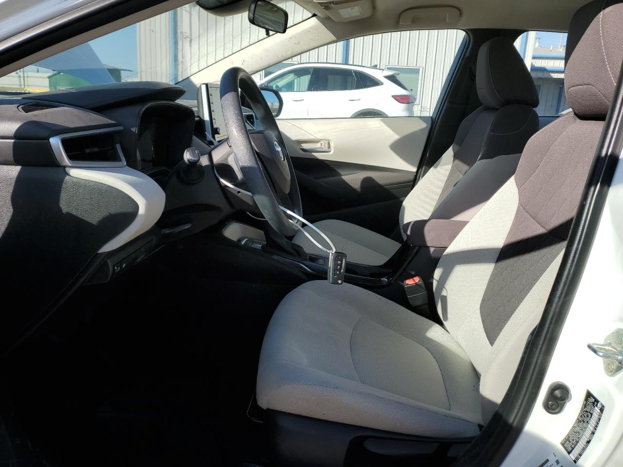 2020 TOYOTA COROLLA LE - Фото 7