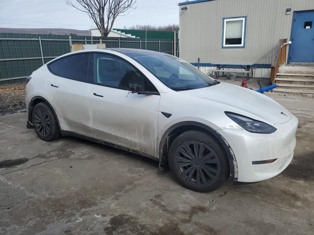 2024 TESLA MODEL Y - Image 4