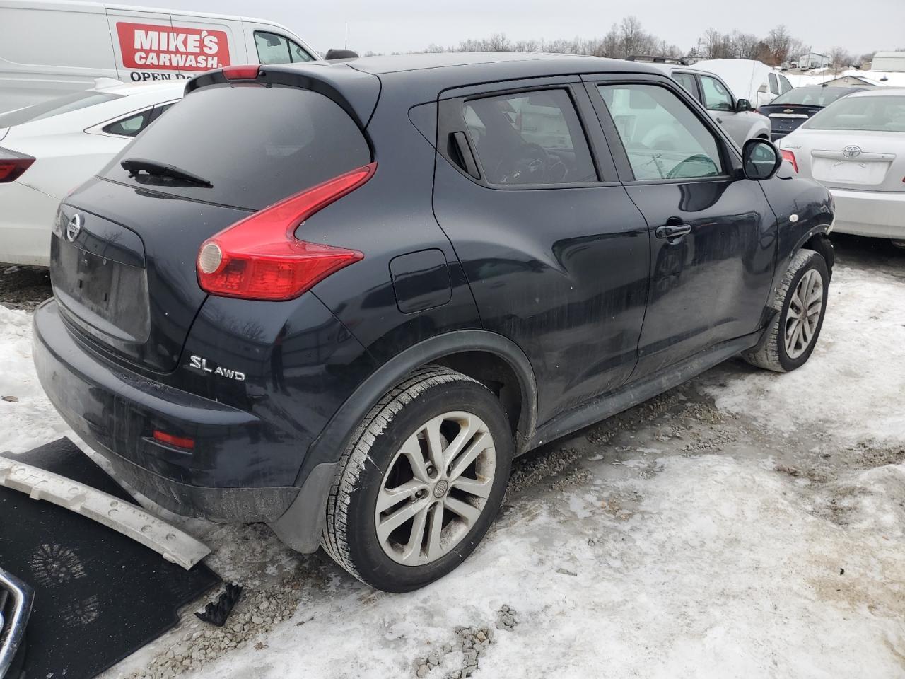 2011 NISSAN JUKE S - Фото 3
