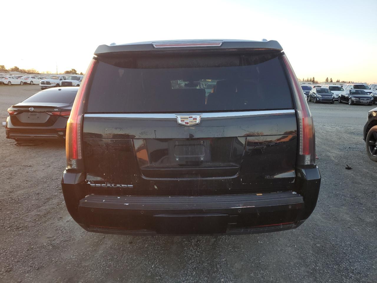 2017 CADILLAC ESCALADE E - Фото 6