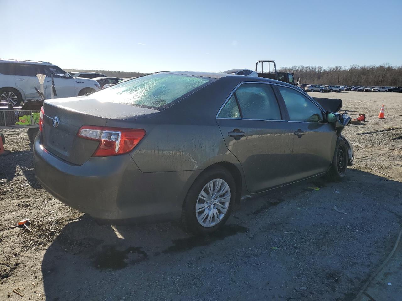 2014 TOYOTA CAMRY L - Image 3