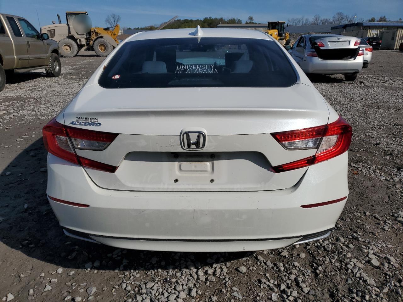 2018 HONDA ACCORD LX - Image 6