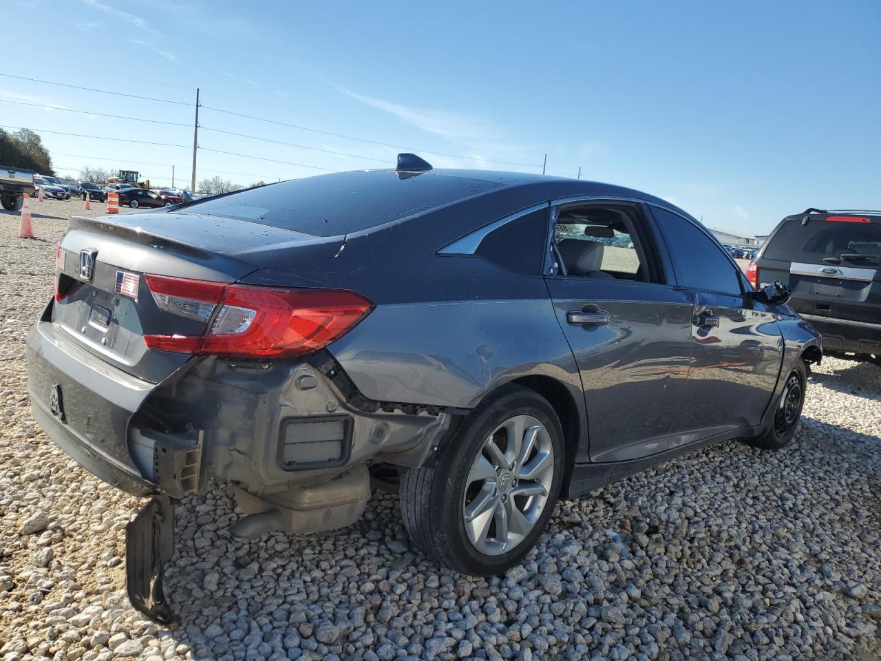 2018 HONDA ACCORD LX - Image 3