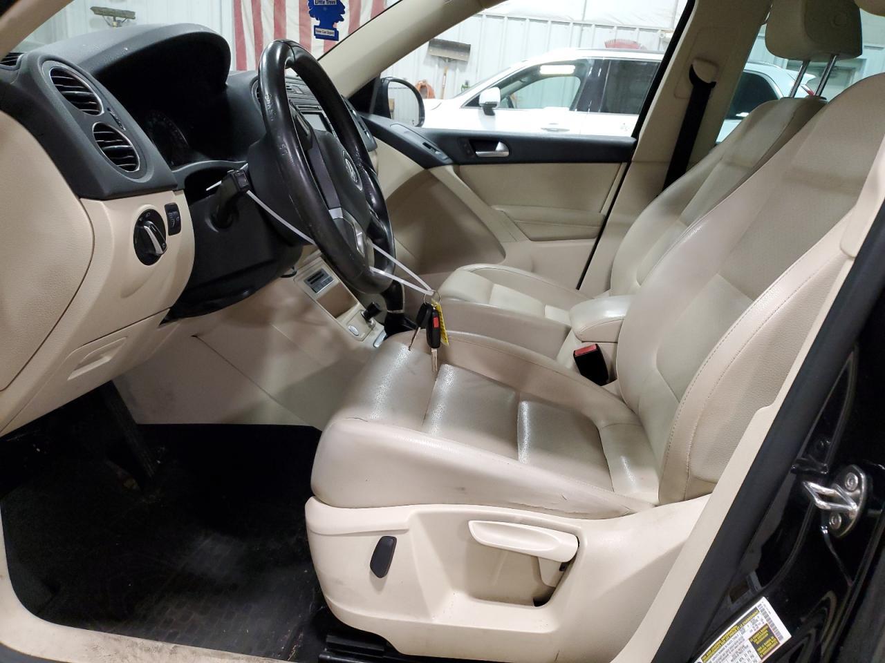 2014 VOLKSWAGEN TIGUAN S - Фото 7