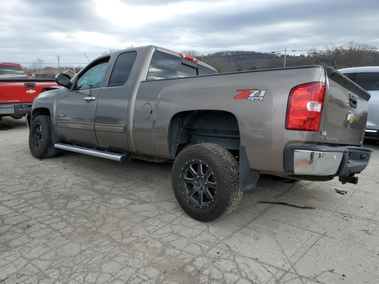 2013 CHEVROLET SILVERADO - Фото 2