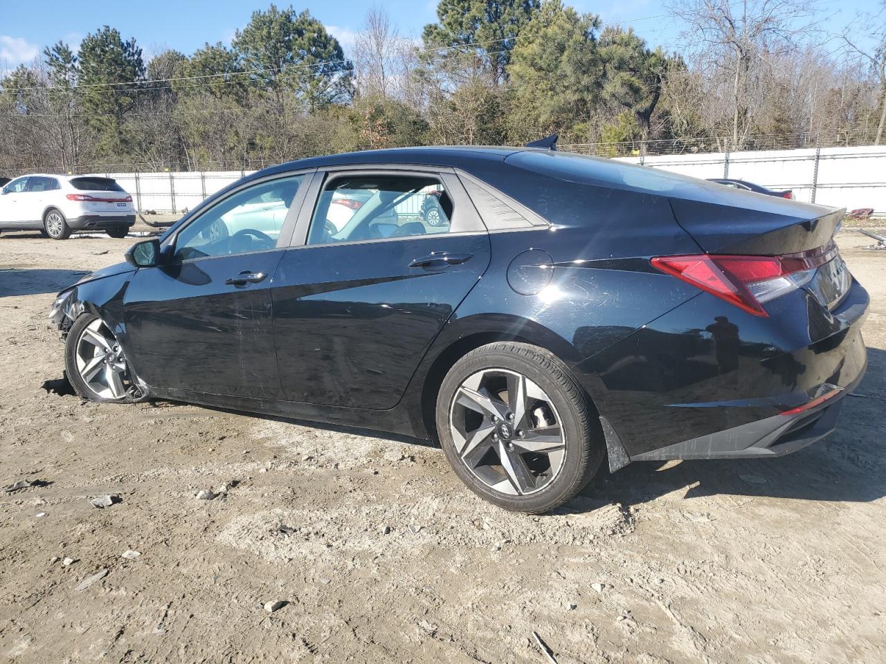 2023 HYUNDAI ELANTRA SE - Image 2
