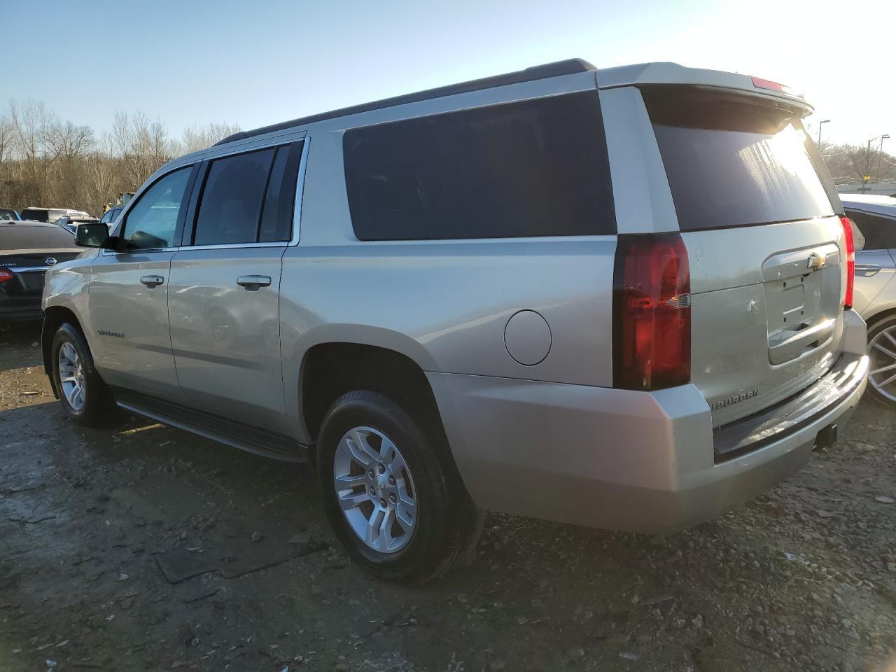 2017 CHEVROLET SUBURBAN K - Фото 2