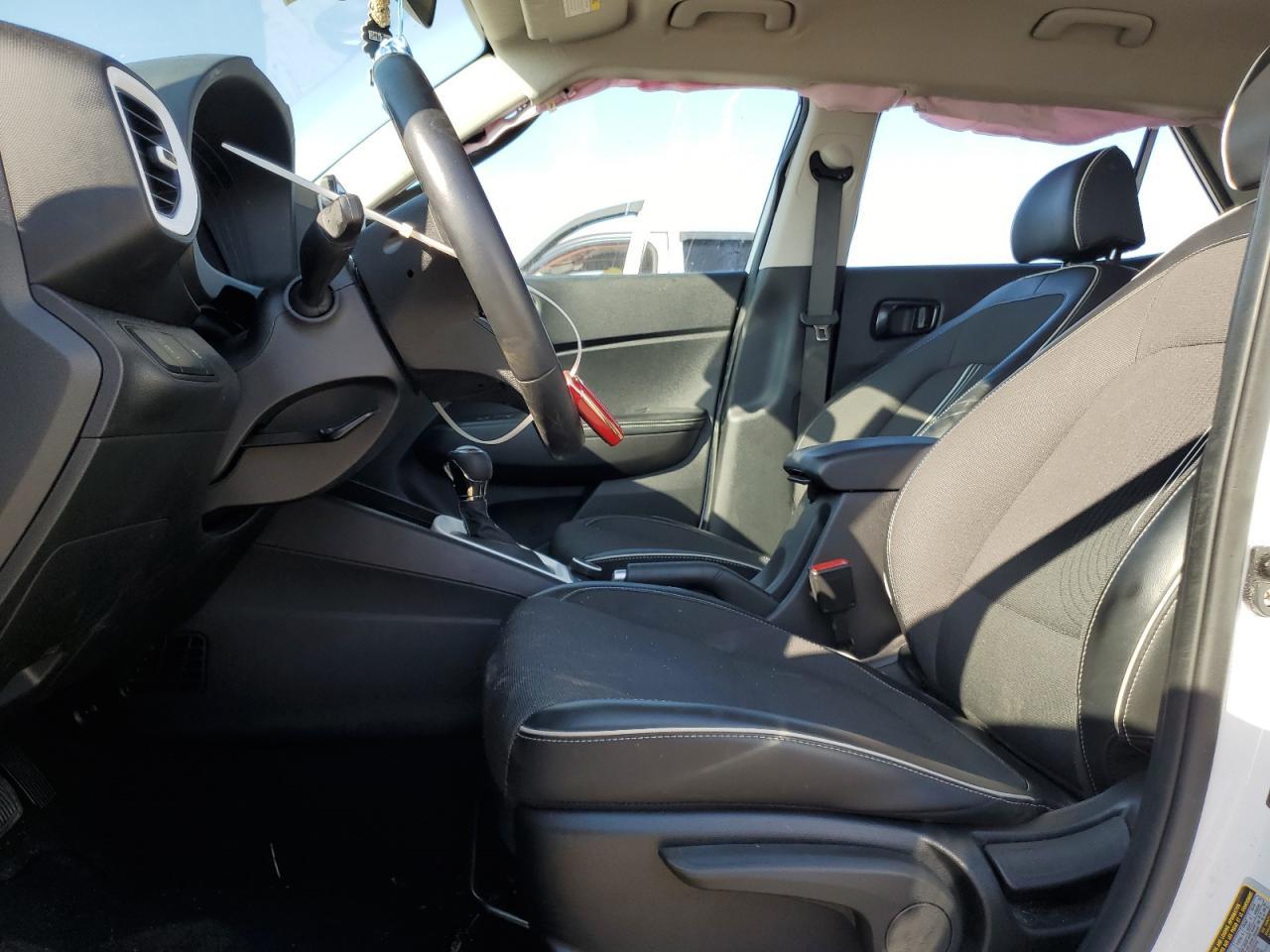 2023 HYUNDAI VENUE SEL - Image 7