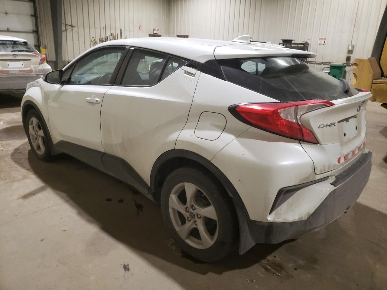 2019 TOYOTA C-HR XLE - Фото 2