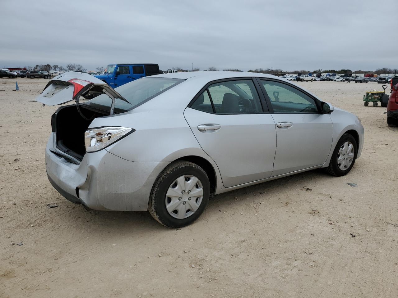 2015 TOYOTA COROLLA L - Фото 3