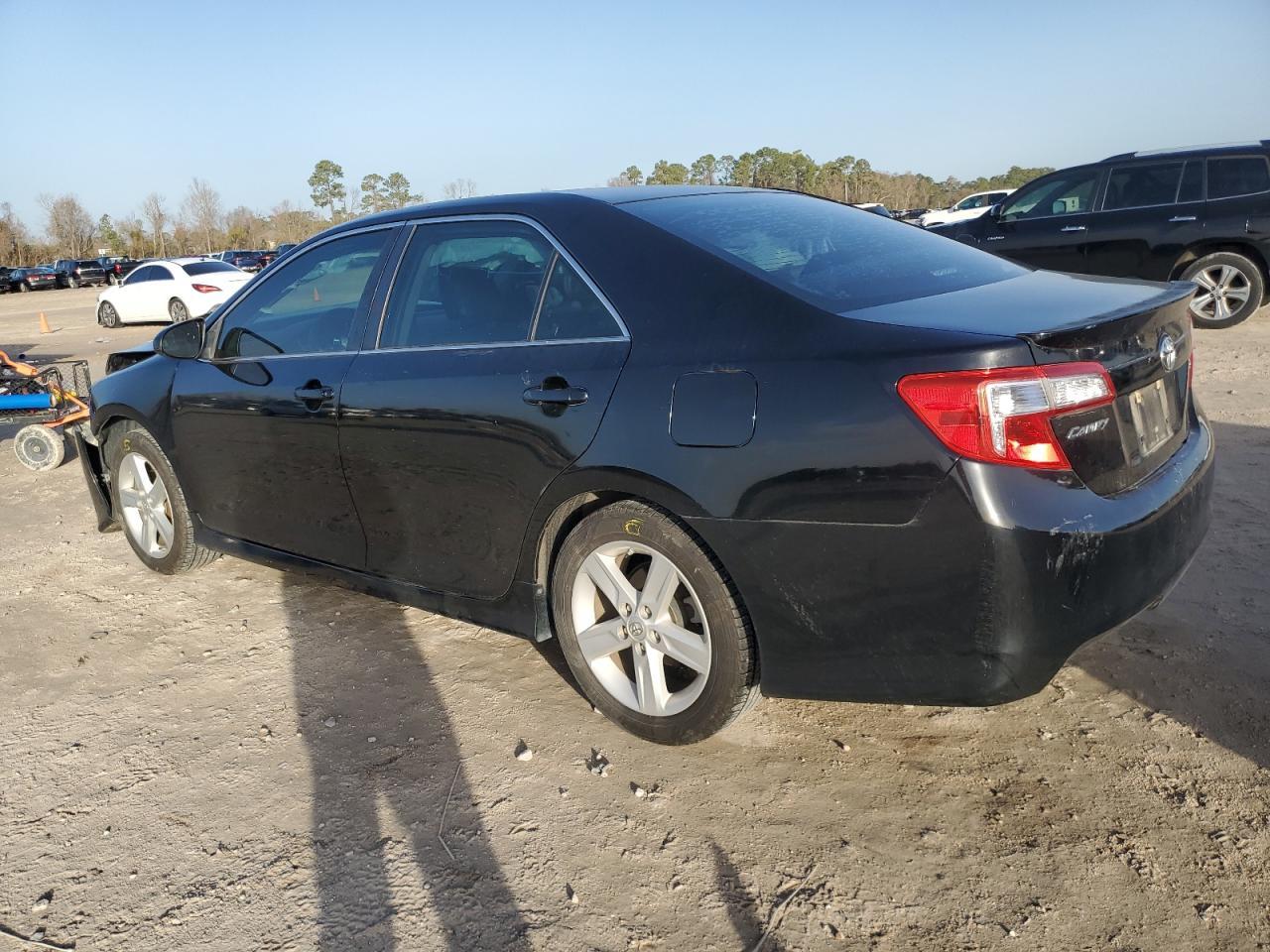 2014 TOYOTA CAMRY L - Image 2