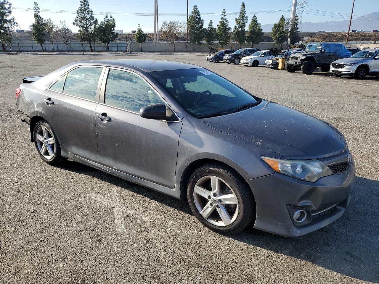 2014 TOYOTA CAMRY L - Image 4