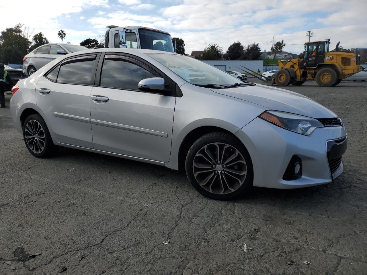 2015 TOYOTA COROLLA L - Фото 4