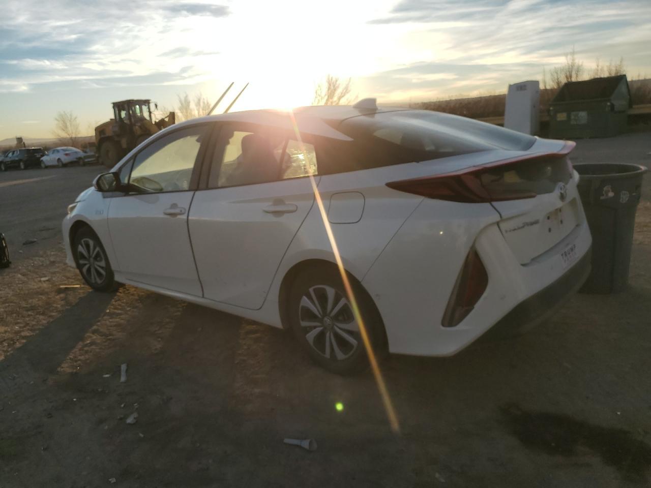 2019 TOYOTA PRIUS PRIM - Image 2