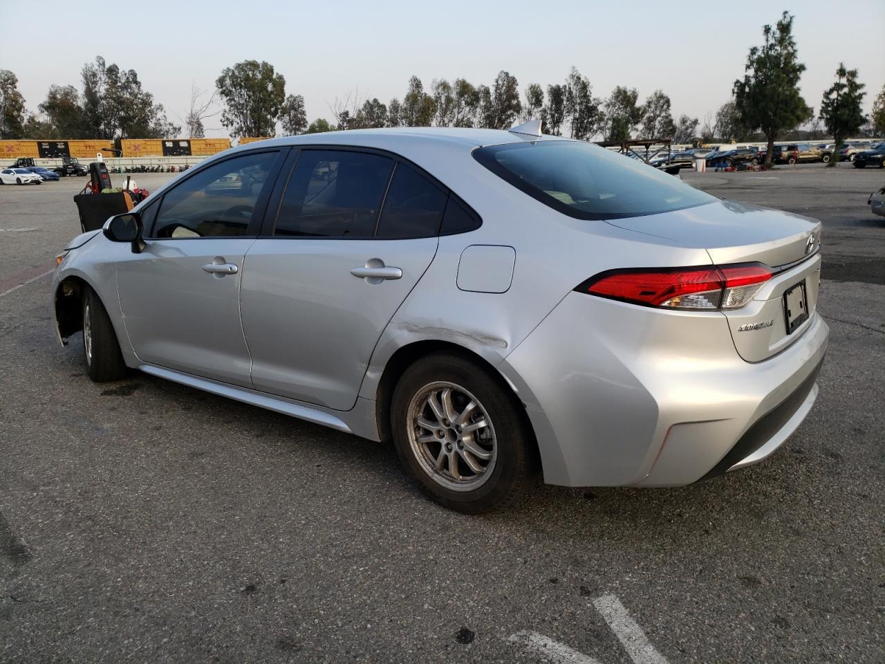 2022 TOYOTA COROLLA LE - Фото 2