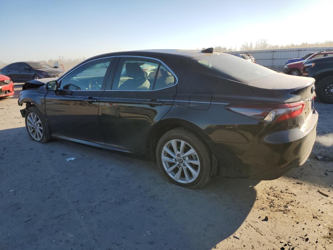 2024 TOYOTA CAMRY LE - Фото 2