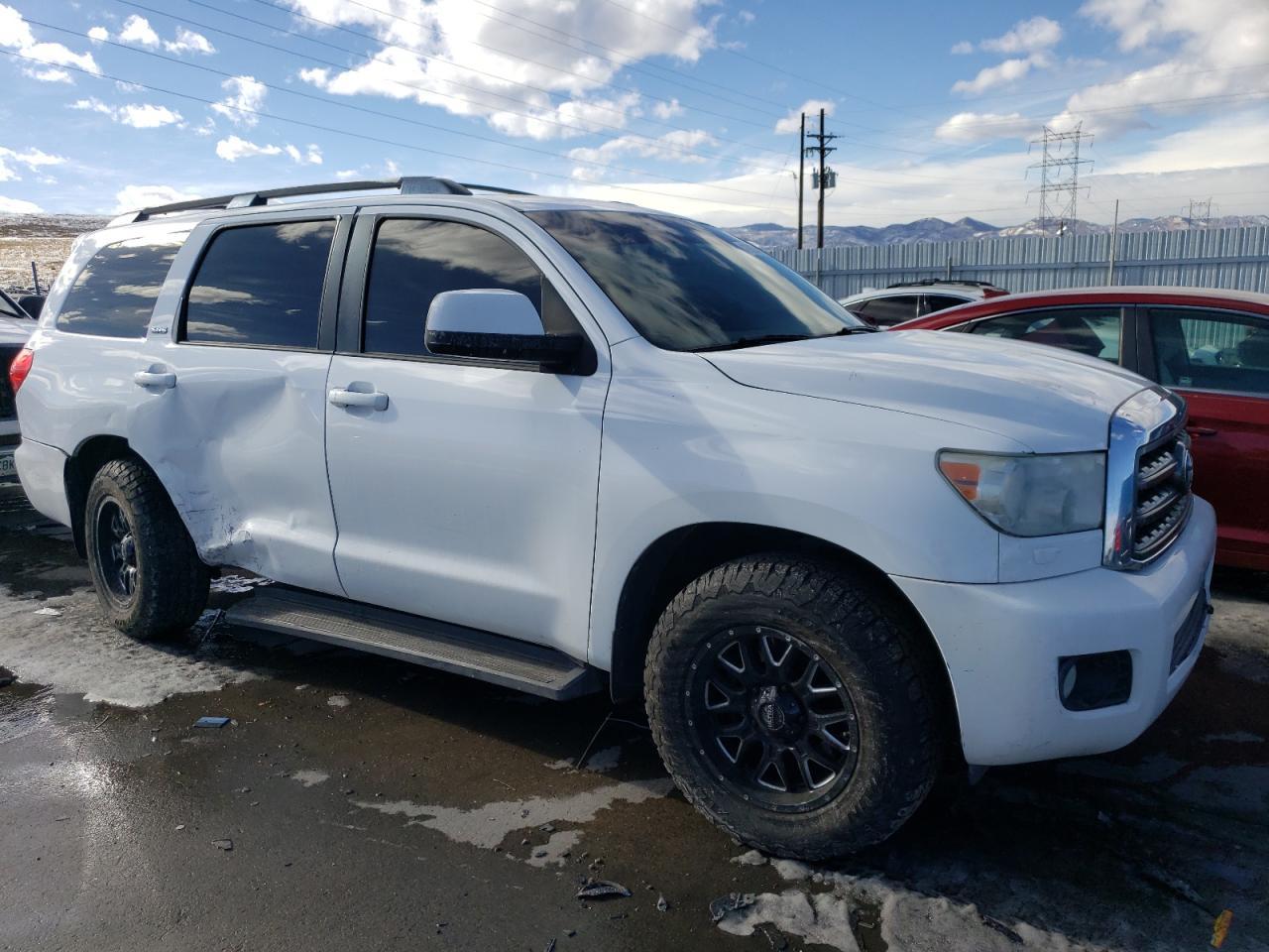 2013 TOYOTA SEQUOIA SR - Image 4