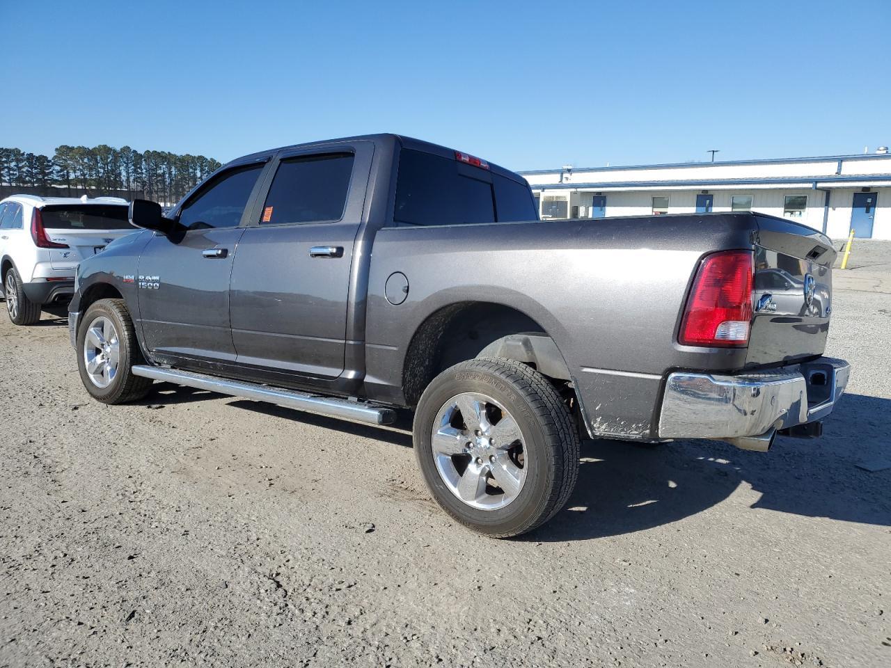 2017 RAM 1500 SLT - Фото 2