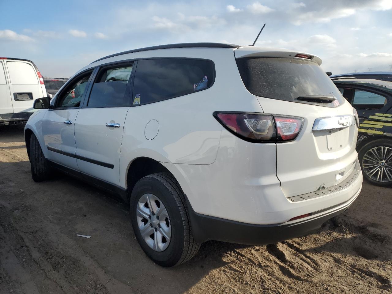 2014 CHEVROLET TRAVERSE L - Image 2