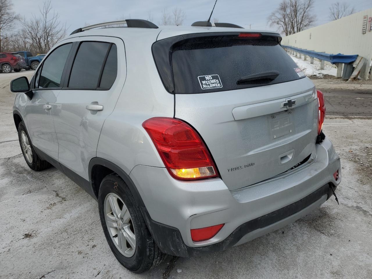 2021 CHEVROLET TRAX 1LT - Image 2