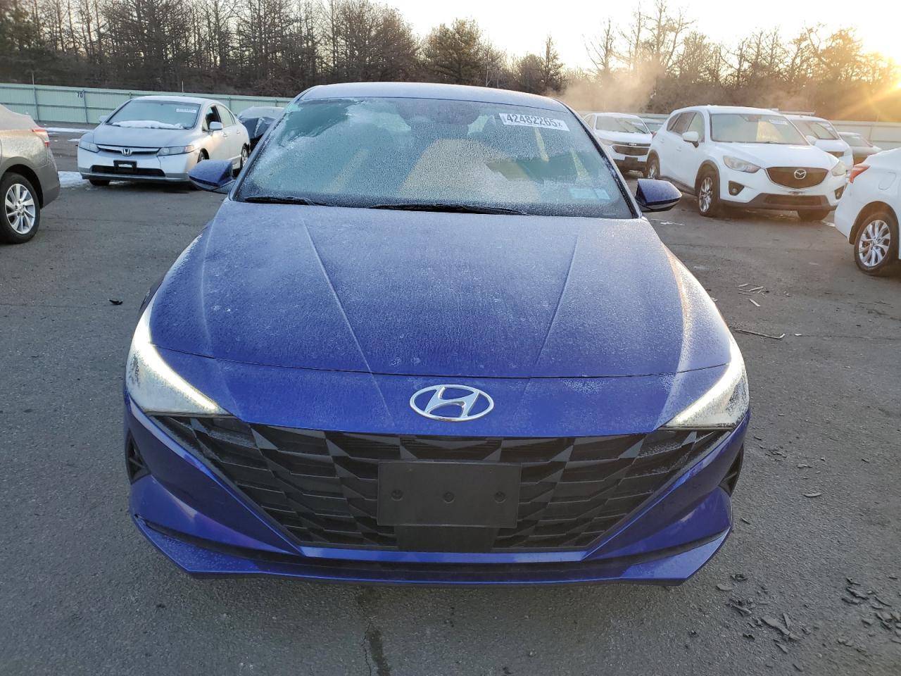 2023 HYUNDAI ELANTRA SE - Image 5