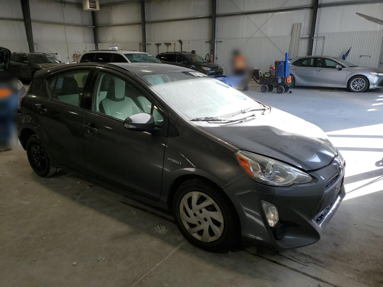2015 TOYOTA PRIUS C - Image 4