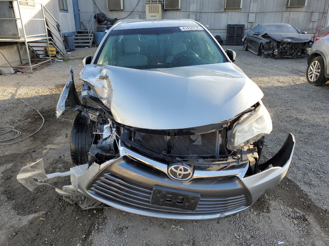 2015 TOYOTA CAMRY LE - Фото 5