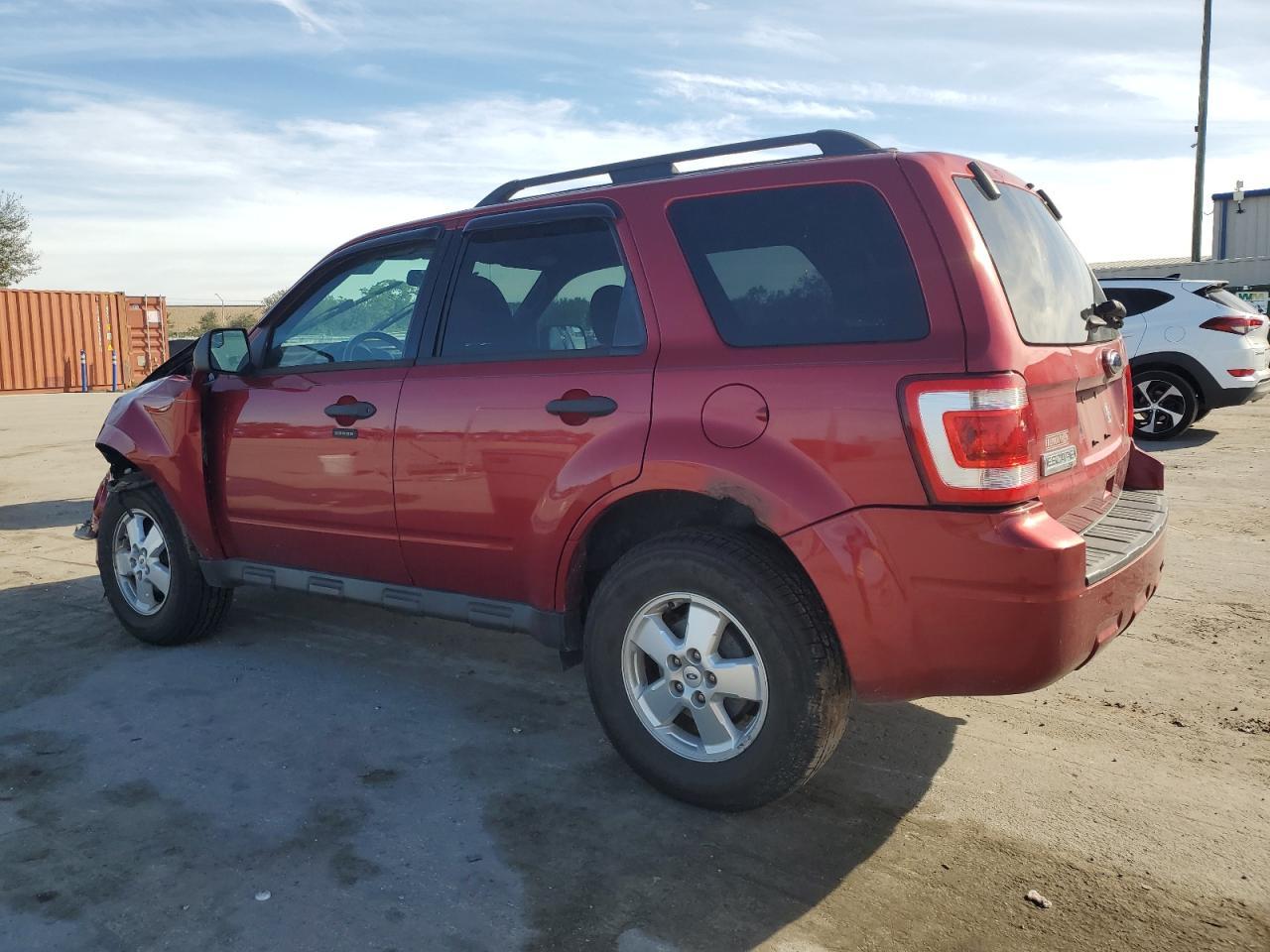 2012 FORD ESCAPE XLT - Image 2