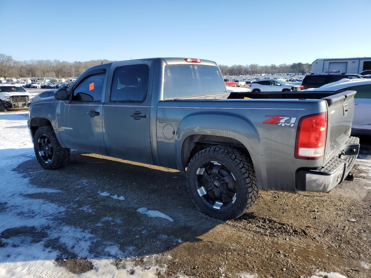 2011 GMC SIERRA K15 - Image 2