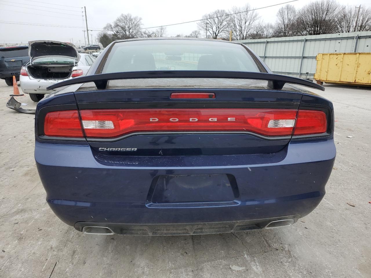 2014 DODGE CHARGER SE - Image 6