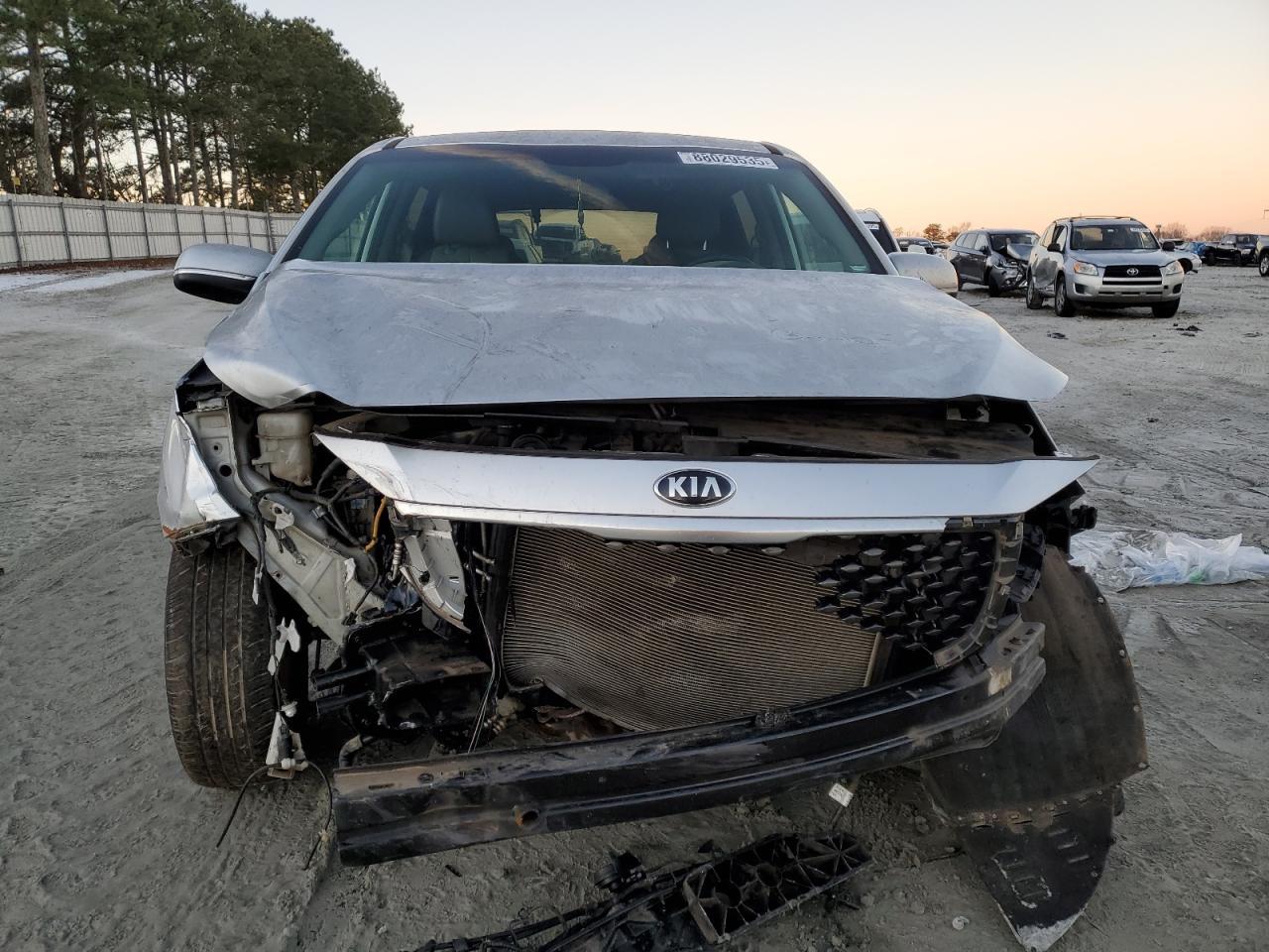 2017 KIA SEDONA LX - Фото 5