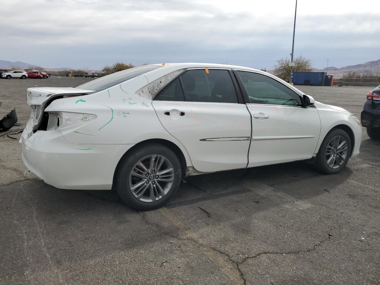 2017 TOYOTA CAMRY LE - Фото 3
