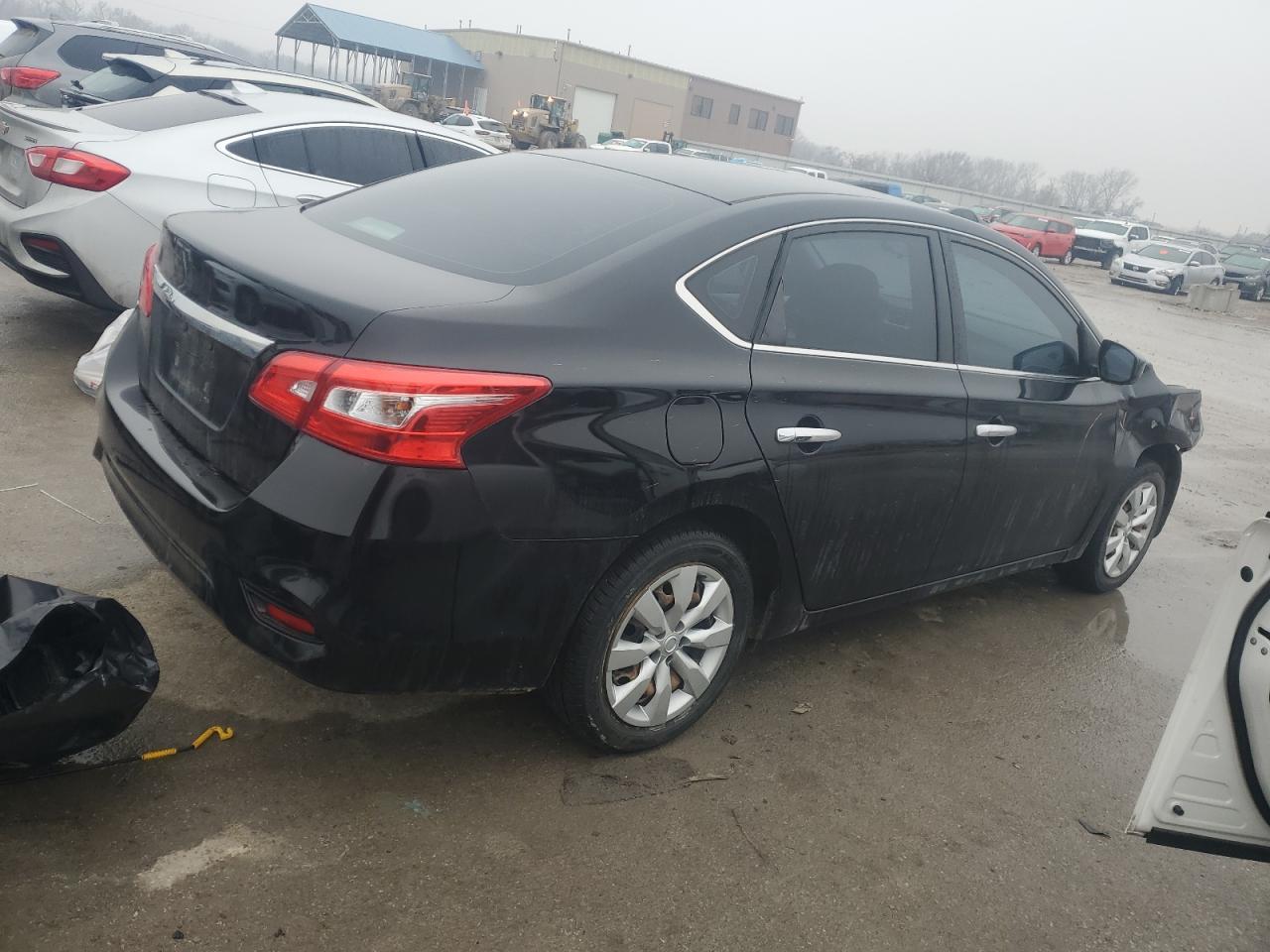 2017 NISSAN SENTRA S - Фото 3
