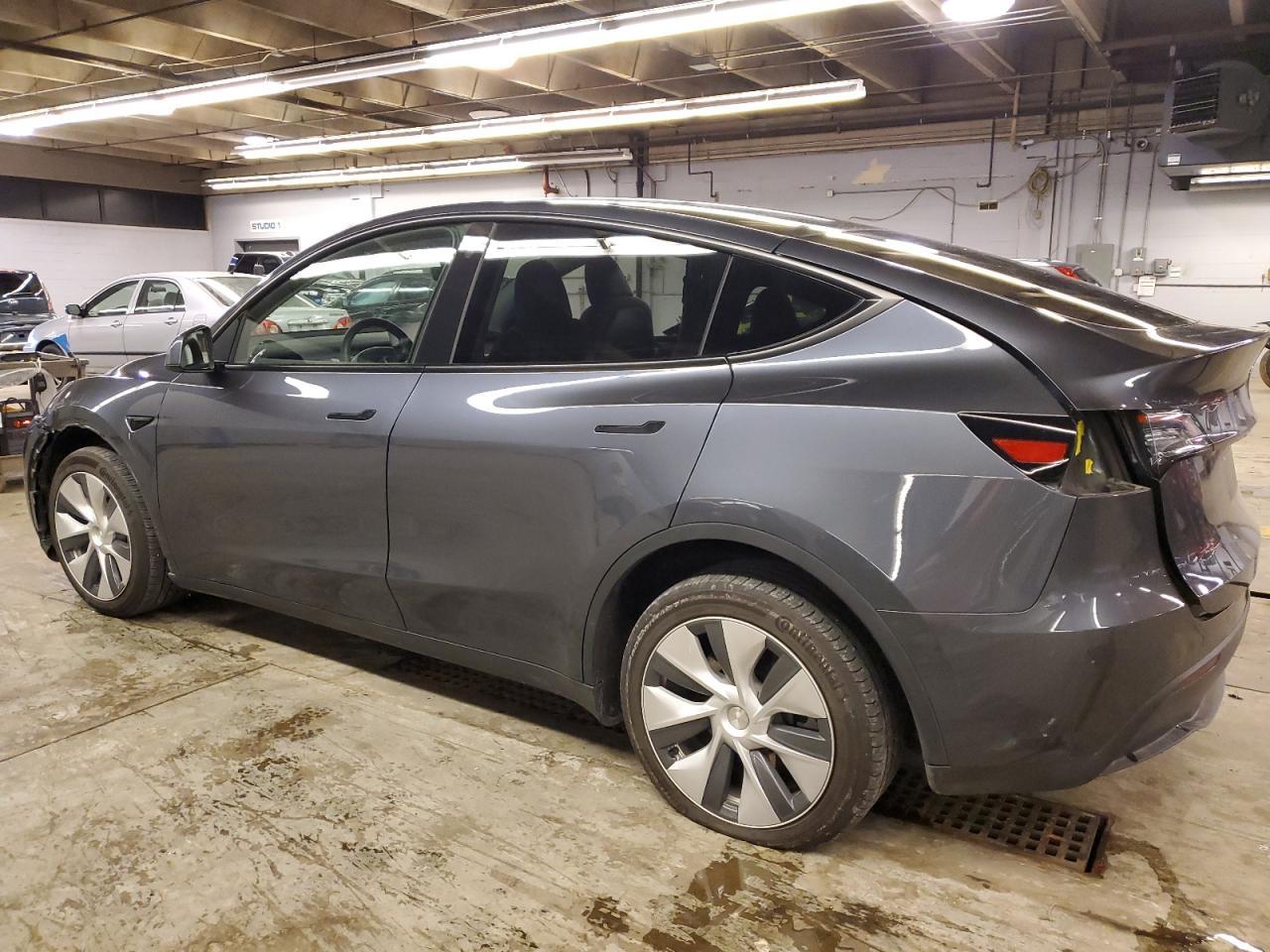 2023 TESLA MODEL Y - Фото 2