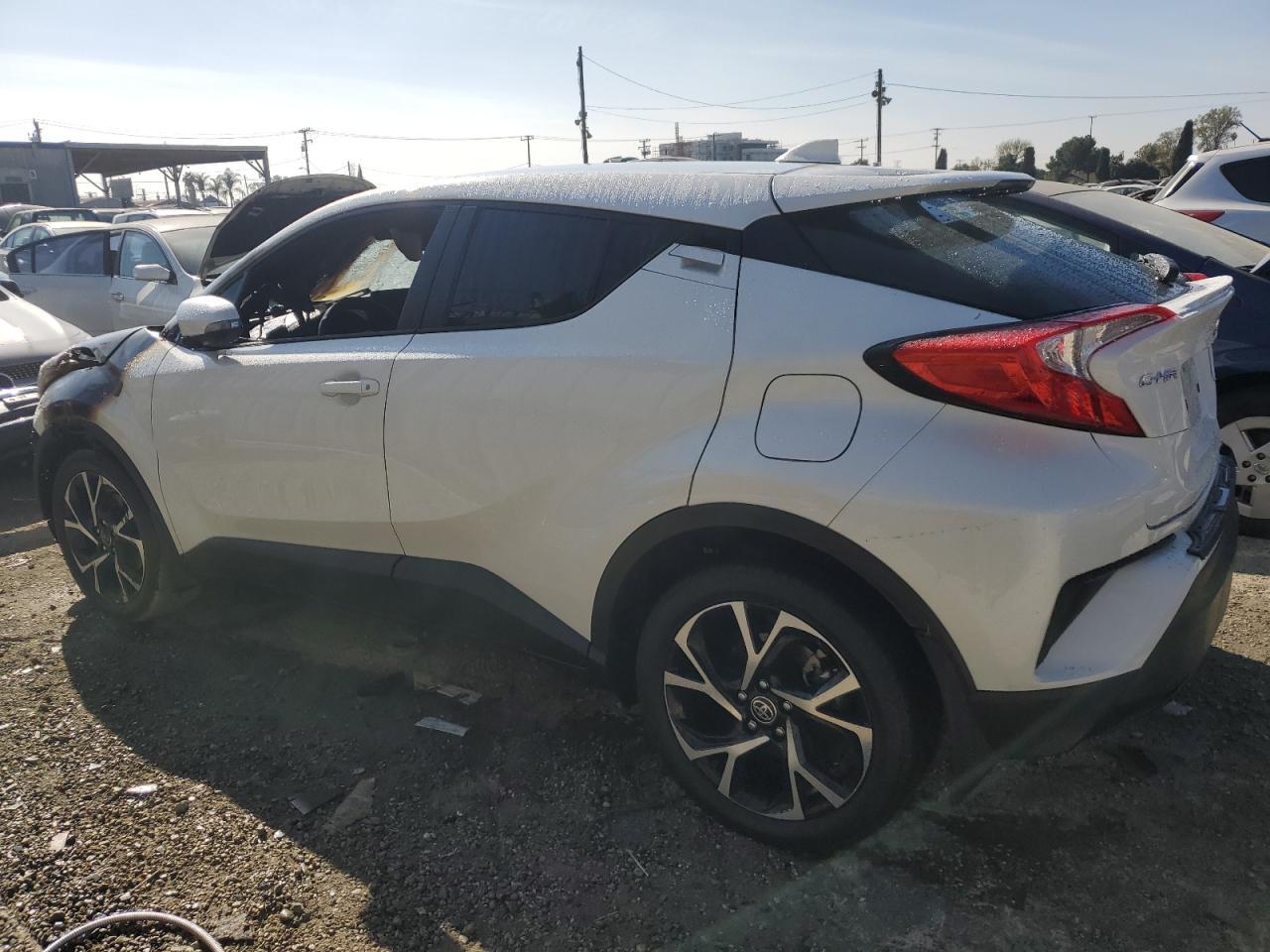 2021 TOYOTA C-HR XLE - Фото 2