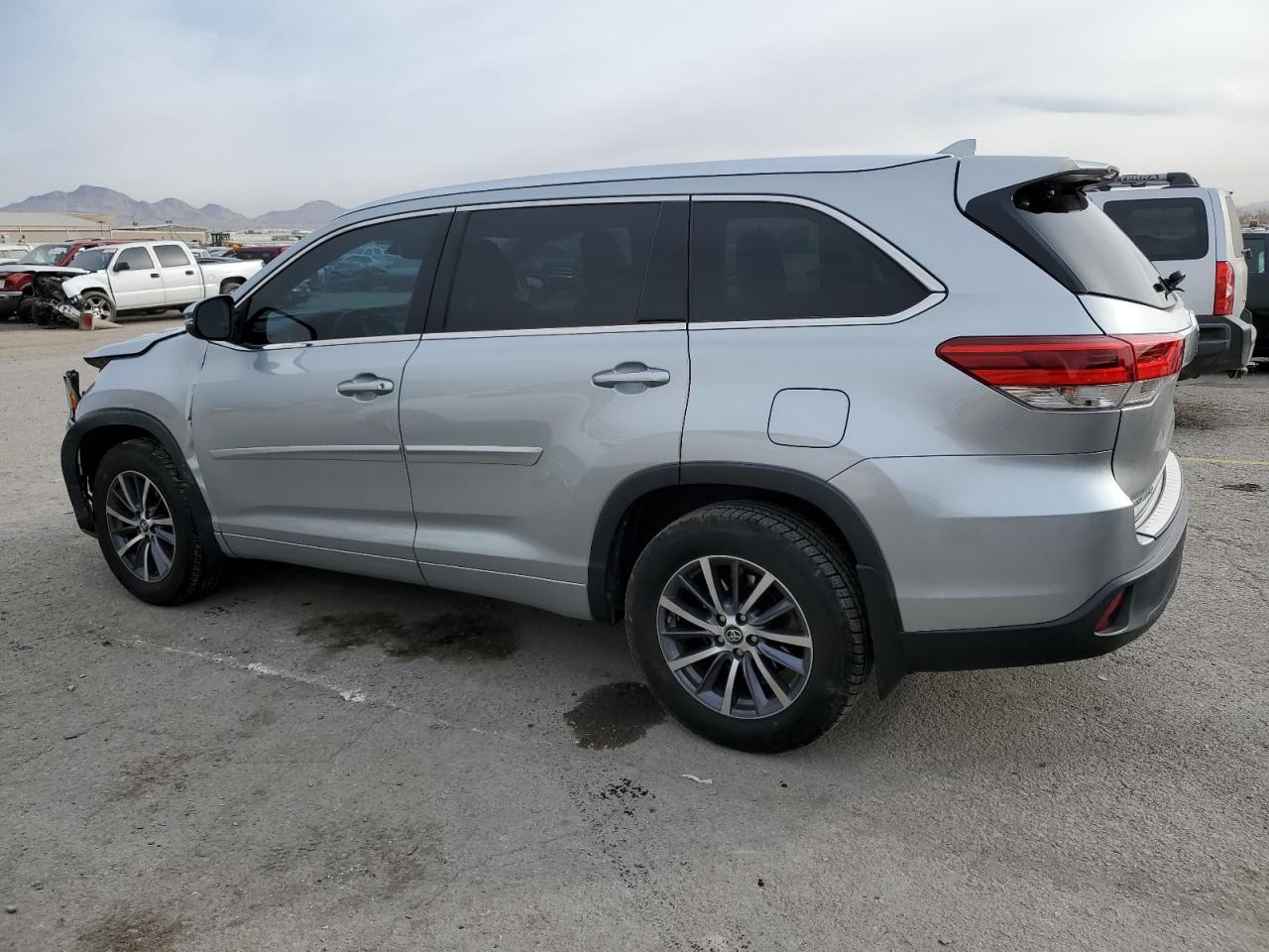 2018 TOYOTA HIGHLANDER - Фото 2
