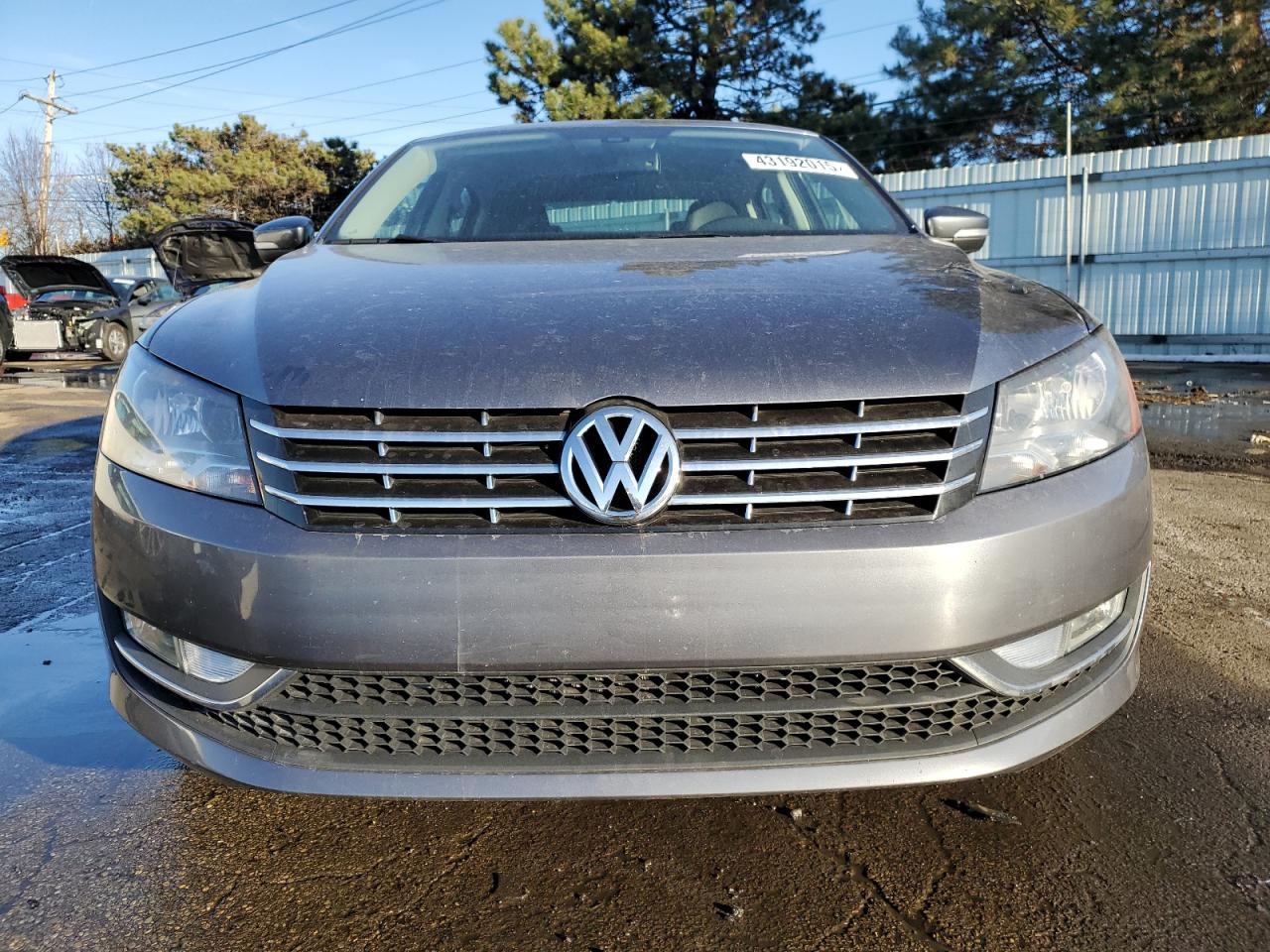 2013 VOLKSWAGEN PASSAT SEL - Image 5