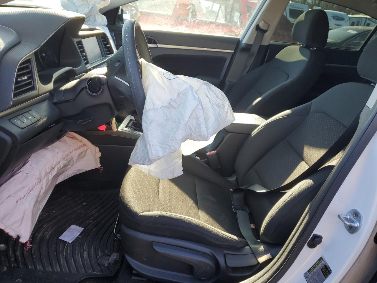 2019 HYUNDAI ELANTRA SE - Фото 7