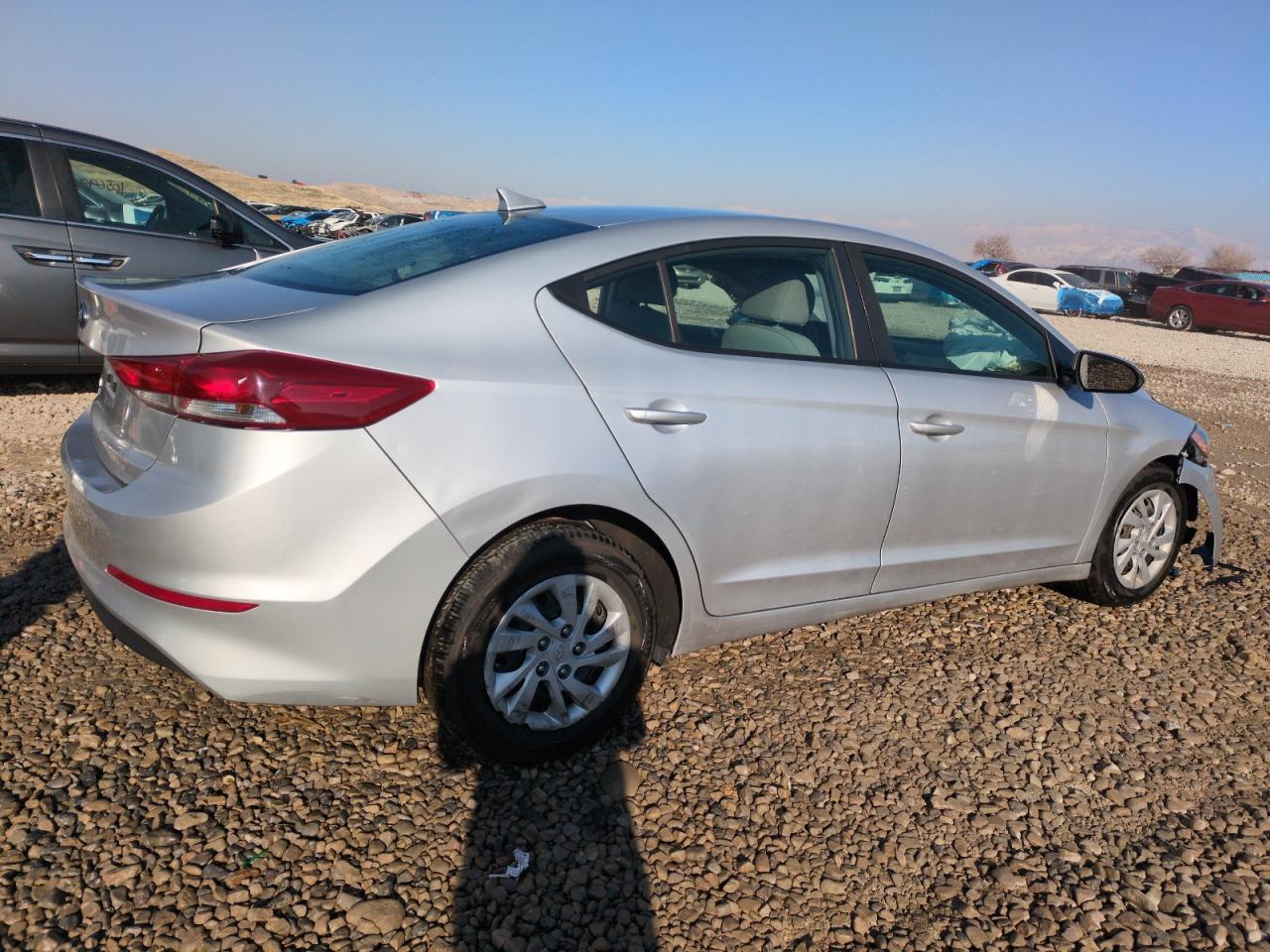 2017 HYUNDAI ELANTRA SE - Image 3