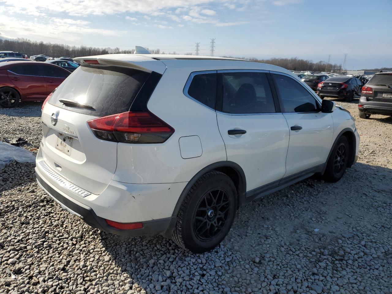 2017 NISSAN ROGUE SV - Image 3